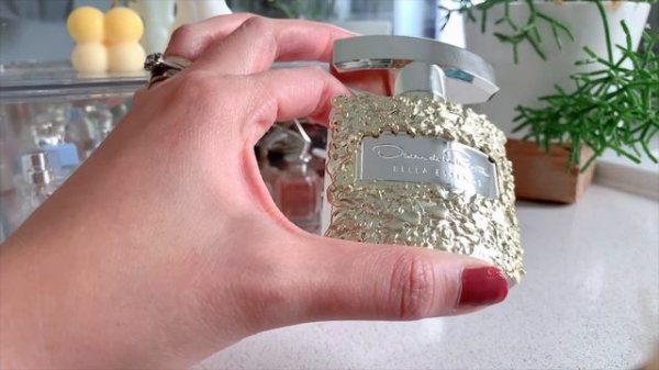 Cheapie but Goodie? BELLA ESSENCE by Oscar de la Renta