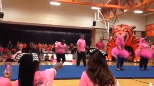 Trinity High School смотреть онлайн