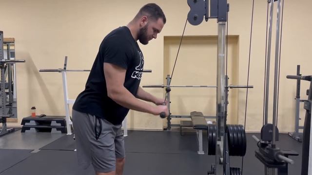 Разгибание рукояти на трицепс