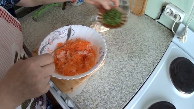 Морковный салат за 5 минут. Салат из моркови, редьки, чеснока и майонеза. Быстро и вкусно