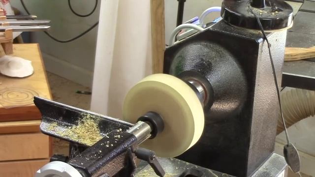 Woodturn a Unique Door Stopper? смотреть онлайн