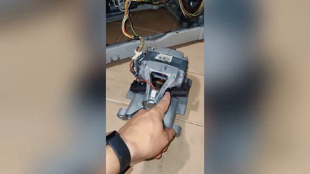 Ошибка E51, Electrolux, не работает ни одна программа.