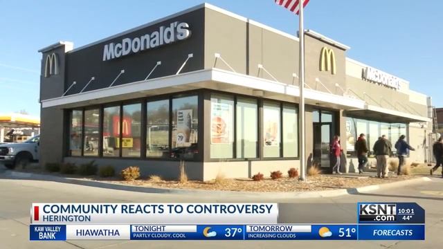 Herington community members react to coffee cup controversy смотреть онлайн