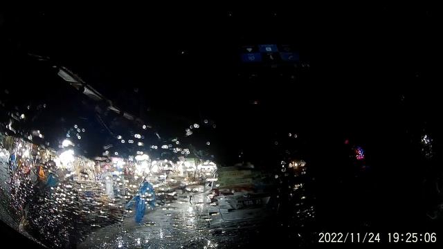 somewhere in the middle of nowhere in east java heading to suramadu - 2022 1124 192337 154 смотреть онлайн