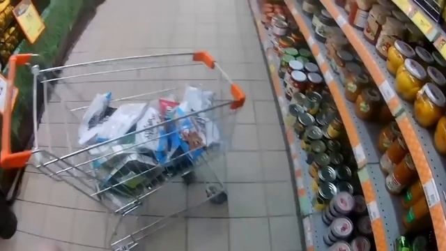 Ужасы в Дикси, Просрочка, Полиция, бардак в магазине!!! смотреть онлайн