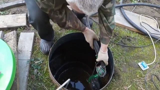 Чистка септика своими руками и откачка смотреть онлайн