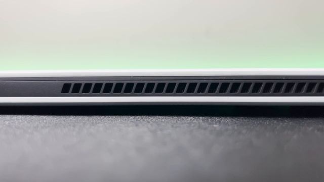 Alienware x15 R1 Laptop Unboxing & Game Test смотреть онлайн