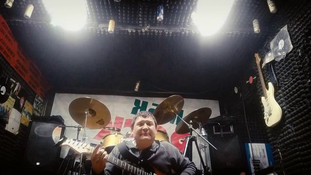 Поздравление с 8 марта!!! Твои зелёные глаза (Авторская песня). смотреть онлайн