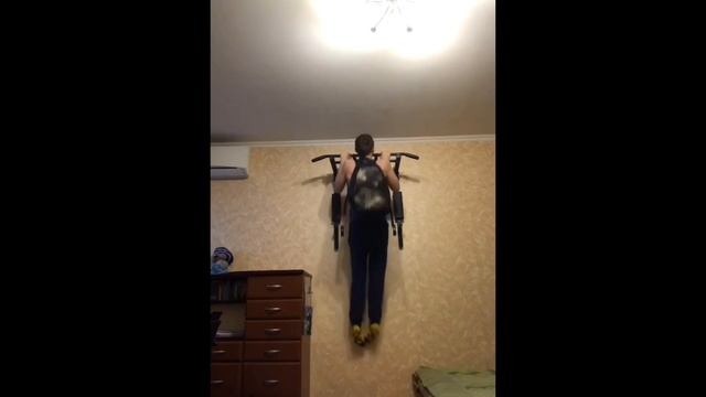 Мои достижения при подтягиваниях и отжиманий на брусьях! смотреть онлайн