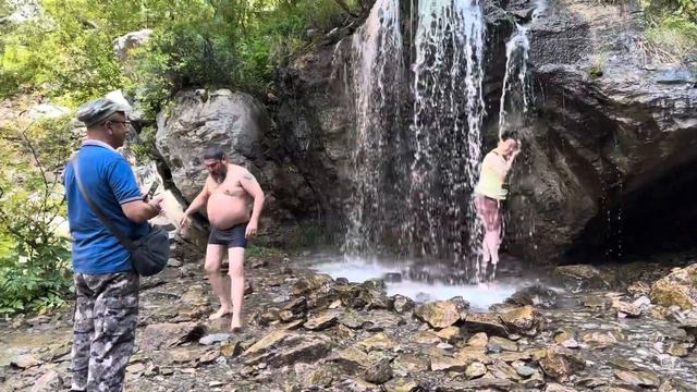 Вода падает смотреть онлайн