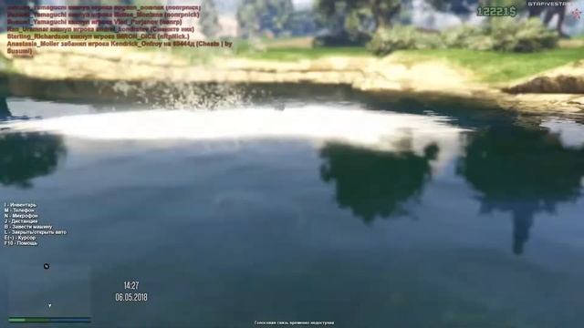 Лягушка в дикой природе прыгает в воду и ей классно! смотреть онлайн