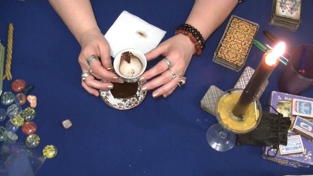 ЧАШКА ДНЯ ГАДАНИЕ НА КОФЕ ЧТО ЖДЁТ смотреть онлайн