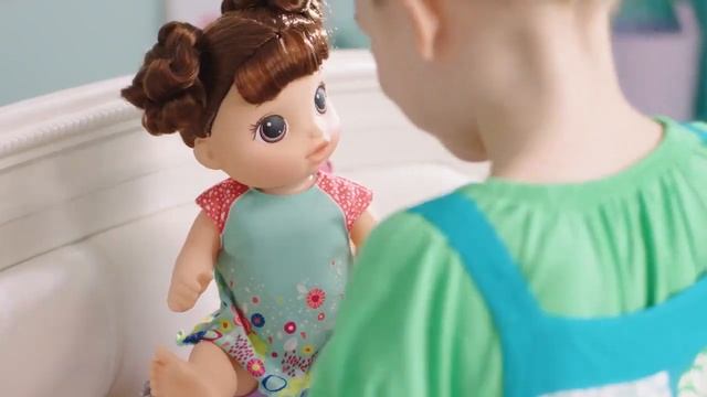 Интерактивная кукла Baby Alive Танцующая Малышка шатенка Hasbro E0610RS0 смотреть онлайн