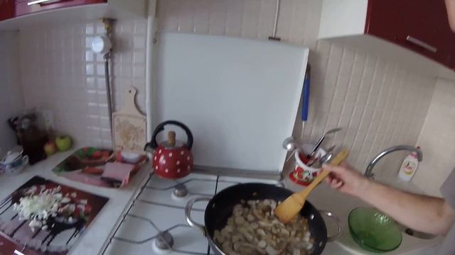 БЕЛЫЕ ГРИБЫ ПРОСТО ВКУСНО ЖАРИМ! смотреть онлайн