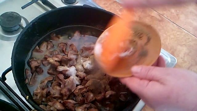 Куриные желудочки с овощами в сметанном соусе смотреть онлайн