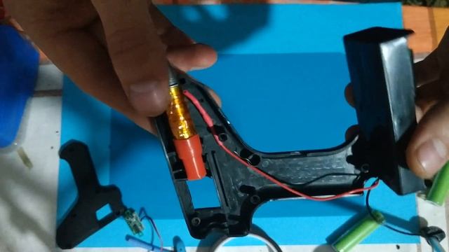 Як зробити акумуляторний термо пістолет з 220v на акумулятор 18650. смотреть онлайн