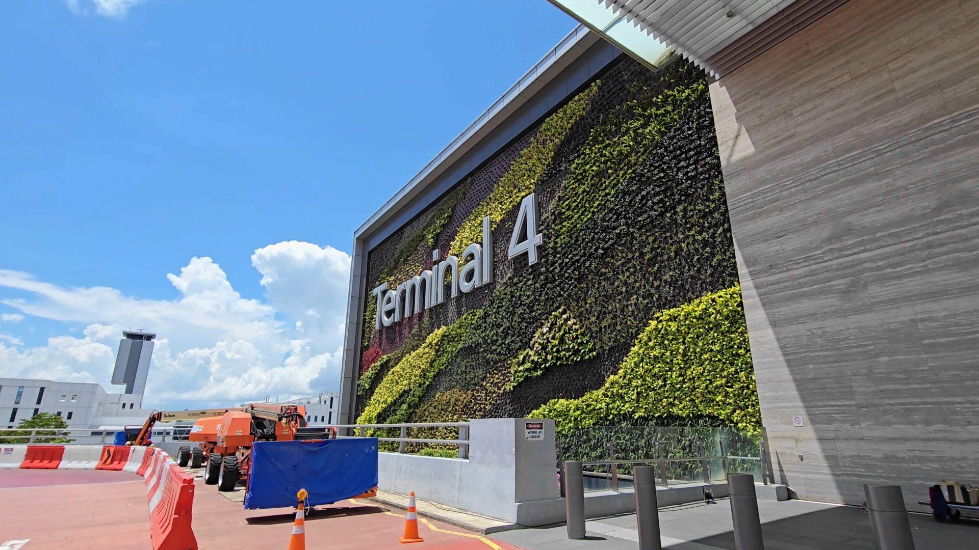 Откройте для себя терминал 4 сингапурского аэропорта Чанги