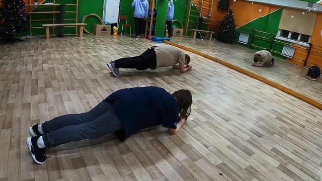 Разминка группы "Hip-Hop 10+ лет Андрей" смотреть онлайн