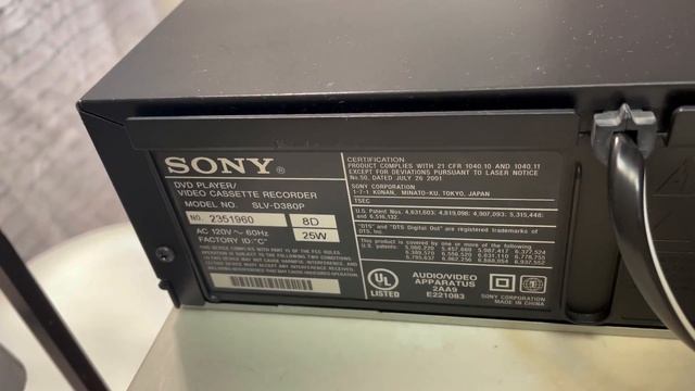 Sony SLV-D380P DVD Player/Video Cassette Recorder Combo смотреть онлайн