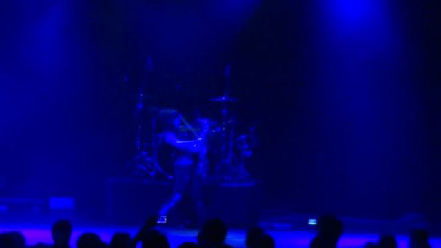 Lindsey Stirling - Skyrim - Live @013 Tilburg (NL) - 16.01.2013 (4/13) смотреть онлайн