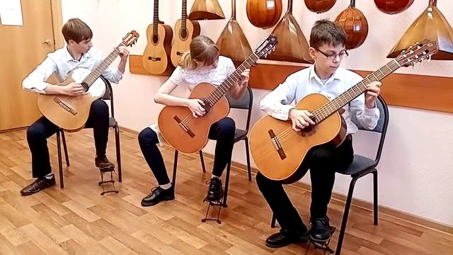 Ансамбль гитаристов ДШИ п. Североморск - 3 М.Н.П. "Красивое небо" смотреть онлайн