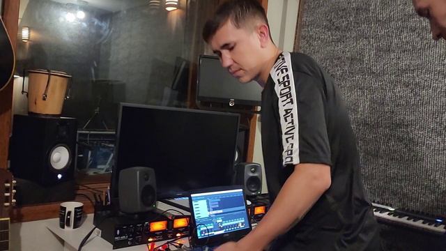 VLOG #24. ЗАПИСЫВАЮ ПЕРВЫЙ ТРЕК В БРАЗИЛИИ! смотреть онлайн