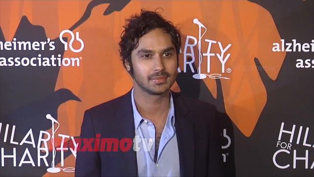 Kunal Nayyar at Hilarity for Charity's 5th Annual LA Variety Show Black Carpet смотреть онлайн