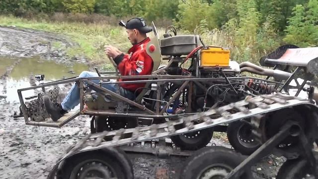 Это самый нелепый вездеход! Но он реально круто едет! смотреть онлайн
