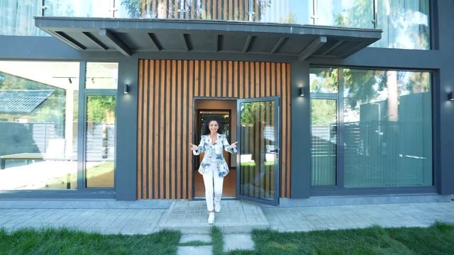 ФАХВЕРК В ЛЕСУ ЗА 70 000 000 ₽ ! Обзор самого прочного стеклянного дома рядом с Москвой! смотреть онлайн