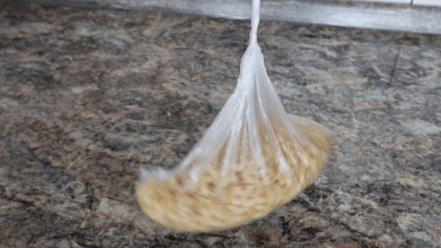 Как развязать узел на кульке, зачем хозяйки вырезают отверстие в губке и другие хитрости для дома смотреть онлайн