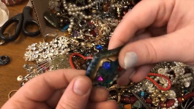 Glass, Brass and a Whole Lot of Sass-y Pearls | Jewelry Unboxing | Moonstone Mamas смотреть онлайн