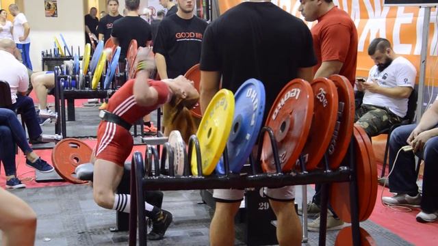 Аблаева Виктория. Жим лежа 100кг смотреть онлайн