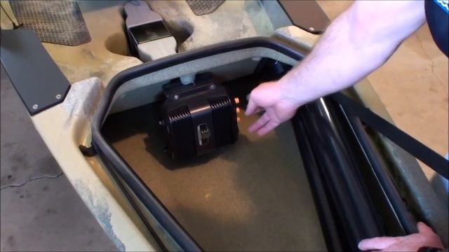 2017 Hobie Pro Angler - Lowrance Carbon With 3D StructureScan And Point 1 Install