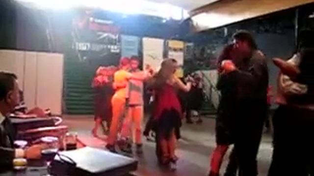 Campeones de Tango Salon Mendoza 2006 - Verónica Gai 2.mpg смотреть онлайн