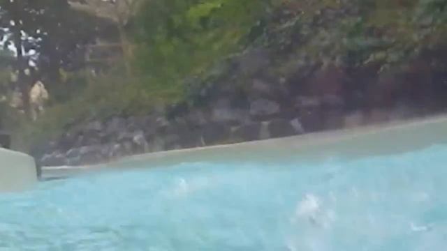 The Wild Water Rapids - Center Parcs Longleat (2 years on) смотреть онлайн