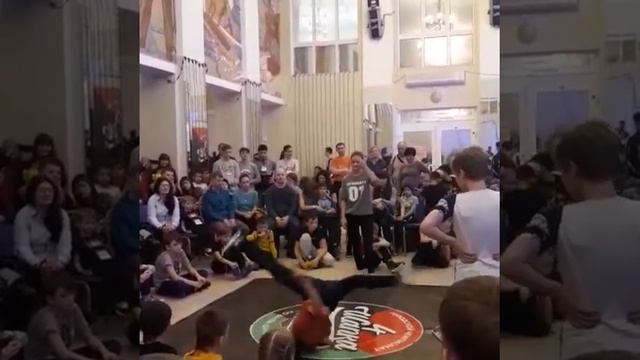 ШАПКА-4 ЧЕМПИОНАТ ПО БРЕЙК ДАНСУ в Комсомольске на Амуре смотреть онлайн