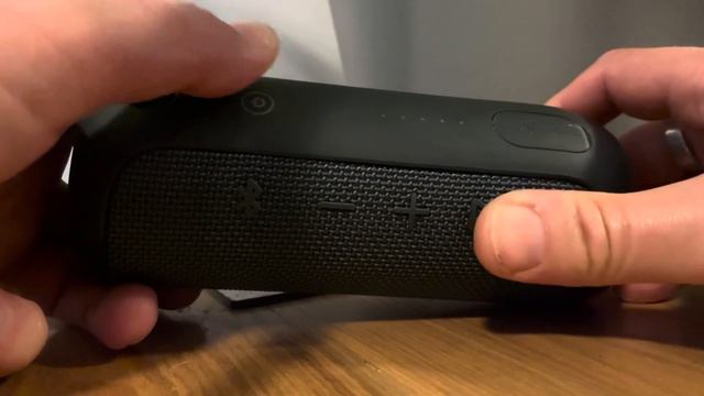 JBL Essential 2 not working/resetting смотреть онлайн