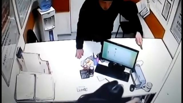 Ограбление пункта выдачи микрокредитов в Новосибирске смотреть онлайн