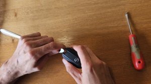 Opel KEY FOB BATTERY REPLACEMENT / REMOVAL (Vivaro, Mokka, Crossland, Grandland, Zafira, Insignia)