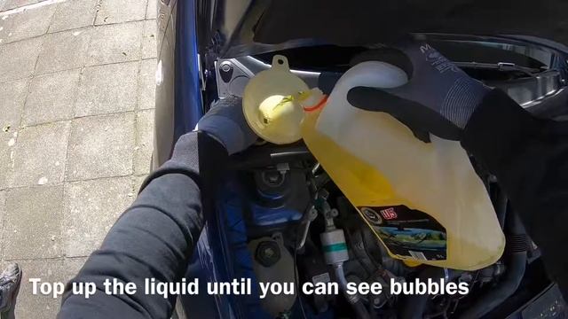 How to check and top up your windscreen washer fluids (liquid) if necessary Dacia Sandero summer DI смотреть онлайн