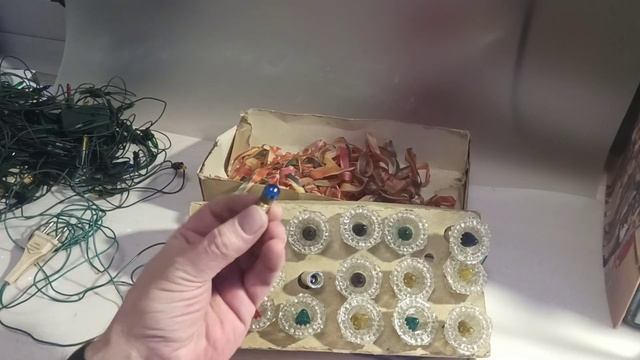 Старая советская гирлянда из лампочек накаливания #ретро #Гирлянда #СССР смотреть онлайн