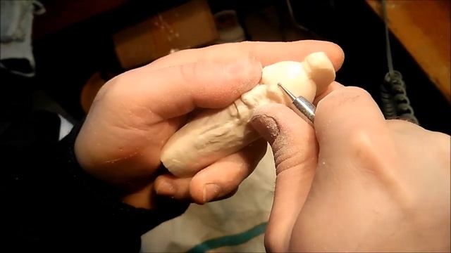 Воин с ирокезом из клыка моржа . смотреть онлайн