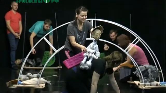 В театре кукол приступил к репетициям новогодней "Северной сказки" смотреть онлайн