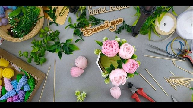 Розовые мыльные тюльпаны в кашпо "Ведро мини" смотреть онлайн