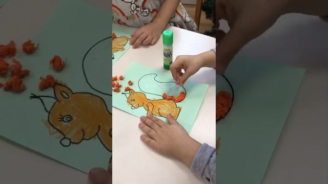 Аппликация «Рыжая белочка» #аппликация #своимируками #поделкавсад #поделка смотреть онлайн