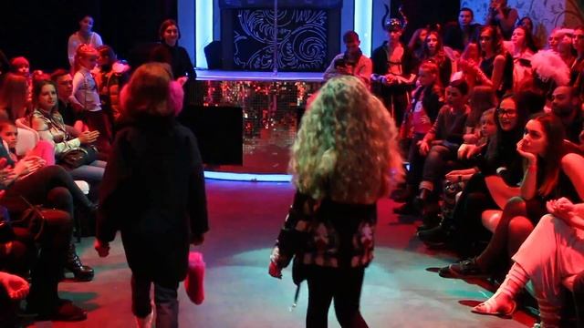 Театр мод Precious Kids - показ одежды от шоу-рума детской одежды Kids Room смотреть онлайн