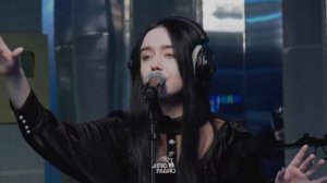 Рождается из Великой Пустоты посредством Любви Лети над Землей