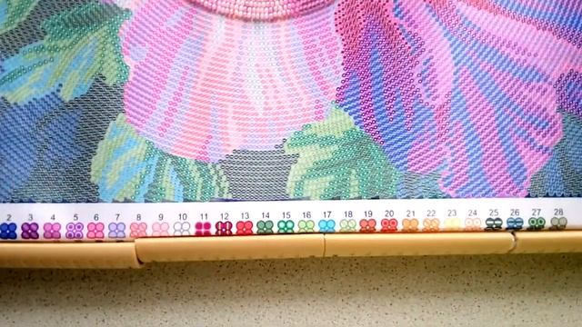 "Ароматный гибискус" от "Тэла Артис". Вышивка бисером. Первые впечатления от работы. смотреть онлайн