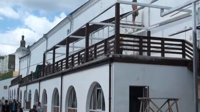 Лавра: строится летняя площадка. смотреть онлайн