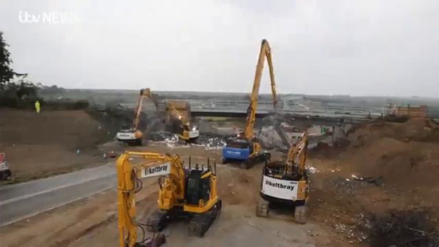 Снос моста за два выходных дня в Великобритании смотреть онлайн